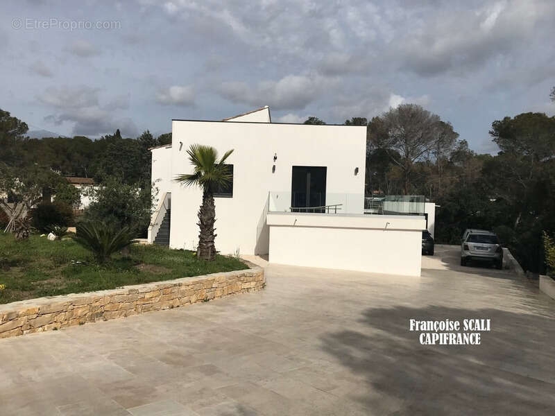 Maison à SAINT-RAPHAEL