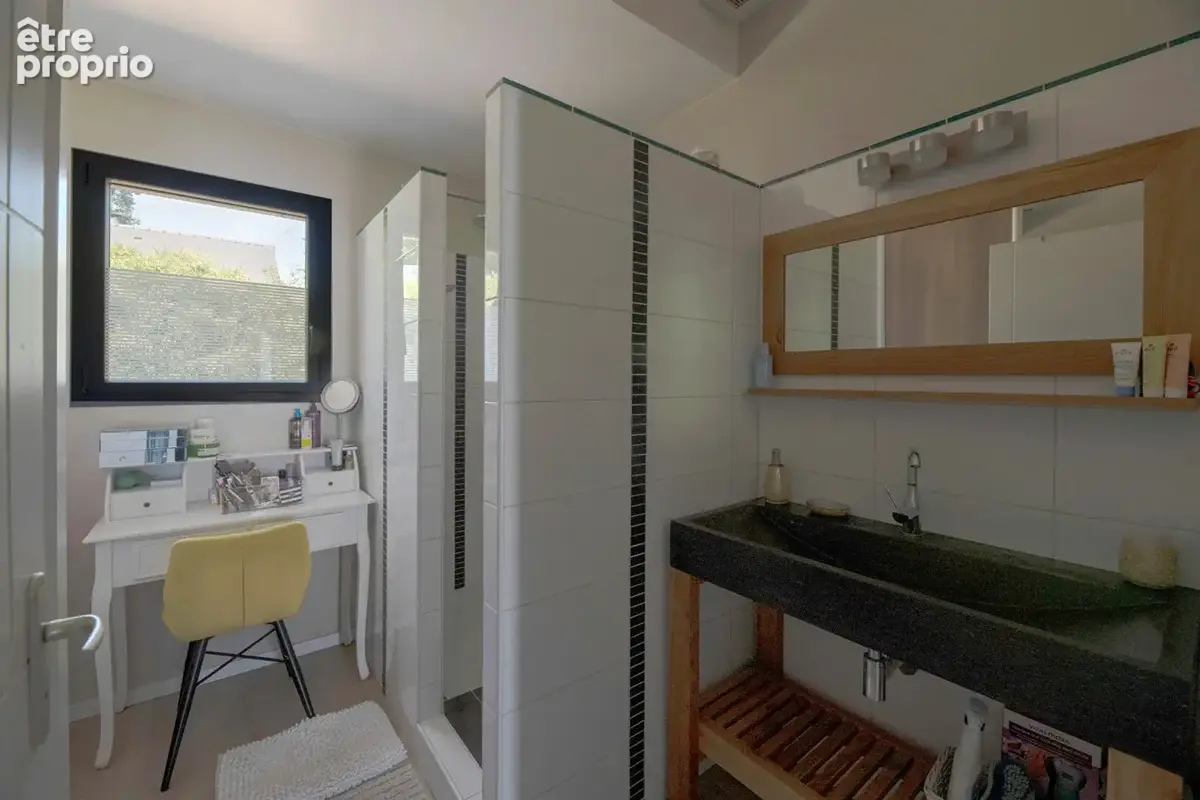 A VENDRE - AGENCE GIBOIRE BRUZ - Maison contemporaine d'environ 174m² - GUICHEN dans un quartier prisé - photo 6