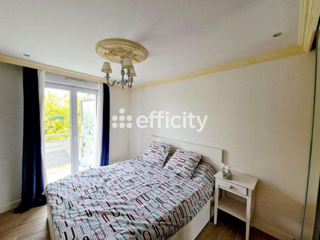 Appartement à L'HAY-LES-ROSES