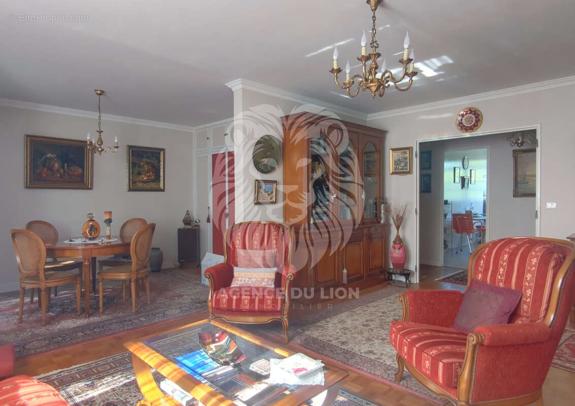 Appartement à BEAUCHAMP