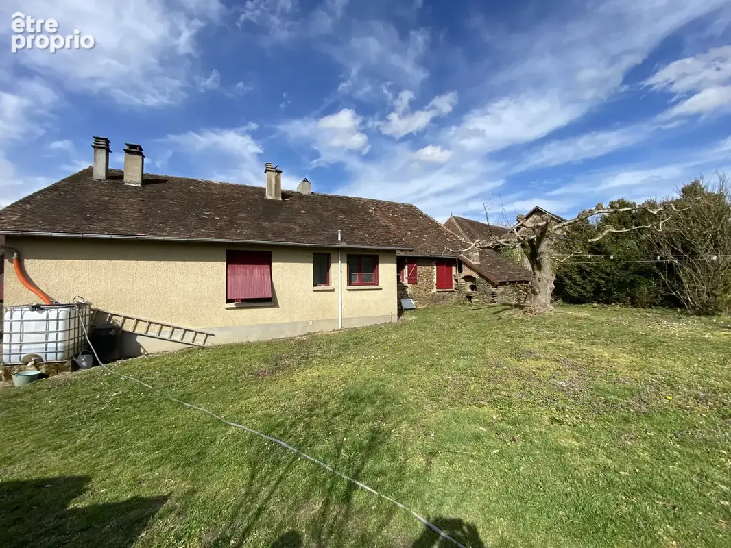En campagne de meuzac sur plus de 5000m2 2 maisons 1 grange 2 puits 1 four a pain - photo 4