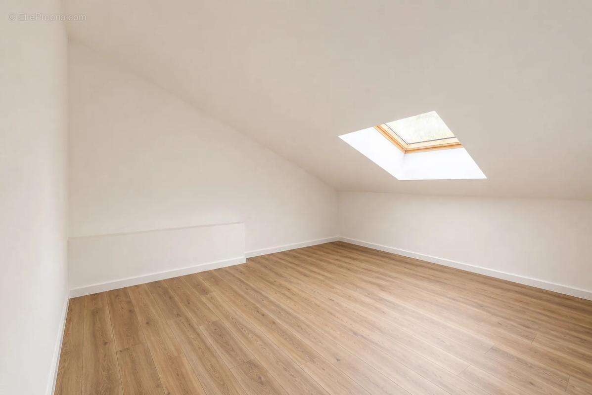 Maison entièrement rénovée - 320m saint-Cyr-sur-Morin - photo 16