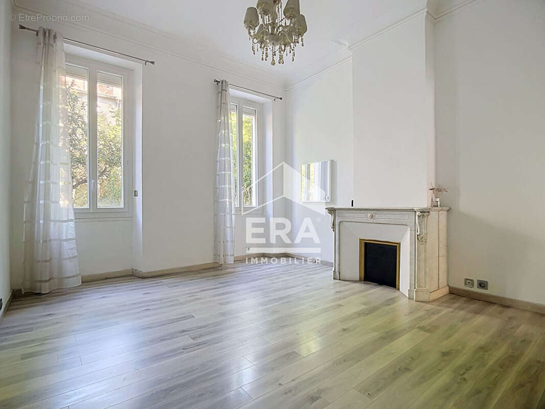 Appartement à MARSEILLE-6E