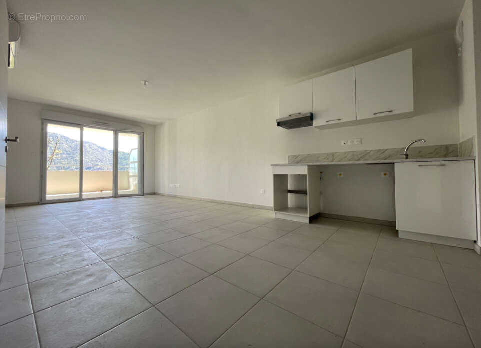 Appartement à GILETTE