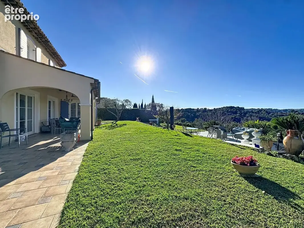 Sur la Côte d'Azur, villeneuve-Loubet limite Biot, calme jardin garage, parking, piscine - photo 4