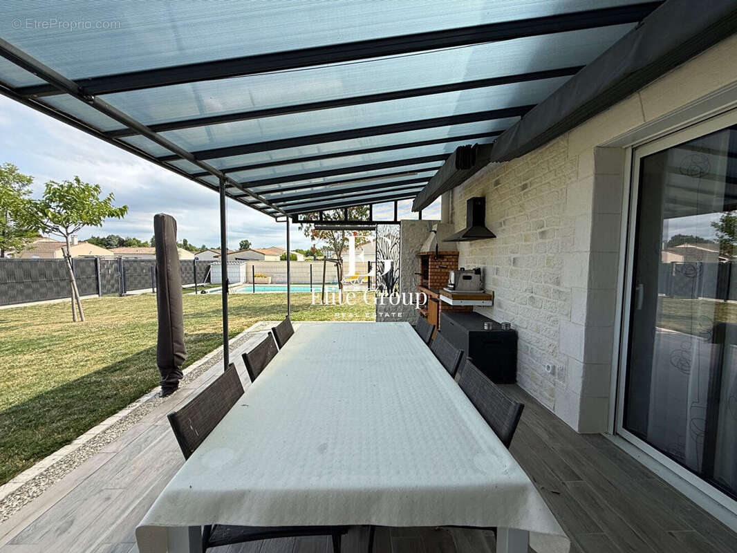 A VENDRE très joli pavillon avec piscine à Jarnac 126 m2 - photo 12
