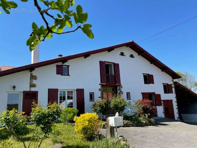 Jolie ferme à l'intérieur des terres - photo 2