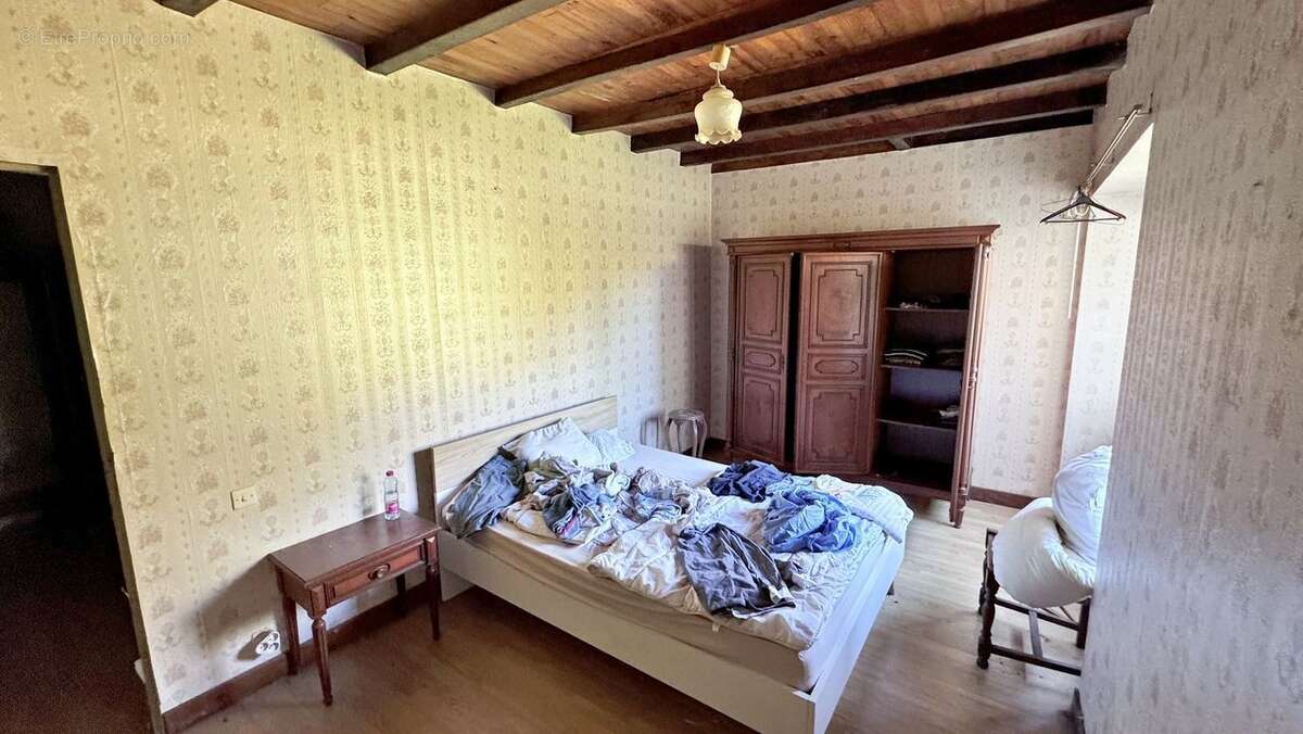 Maison à SAINT-MICHEL-DE-MONTAIGNE