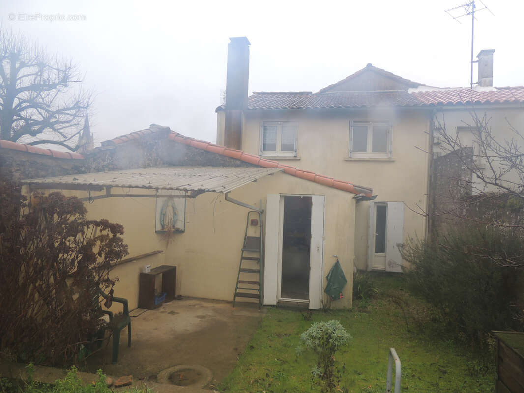 Maison à SAINT-MARTIN-DES-NOYERS