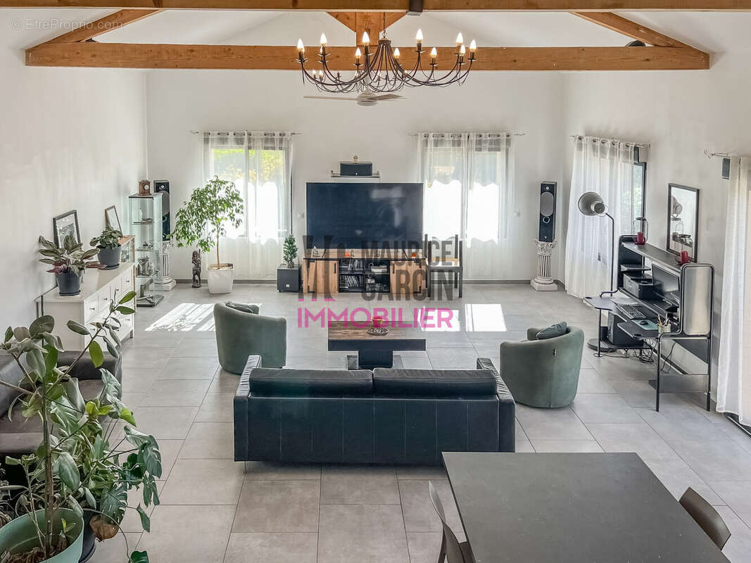 Maison 230 m² à Carpentras  - photo 6