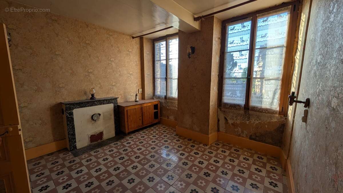 Charmante maison de village à vendre 70m² COUTARNOUX (89) avec dépendances et cour intérieure - photo 9