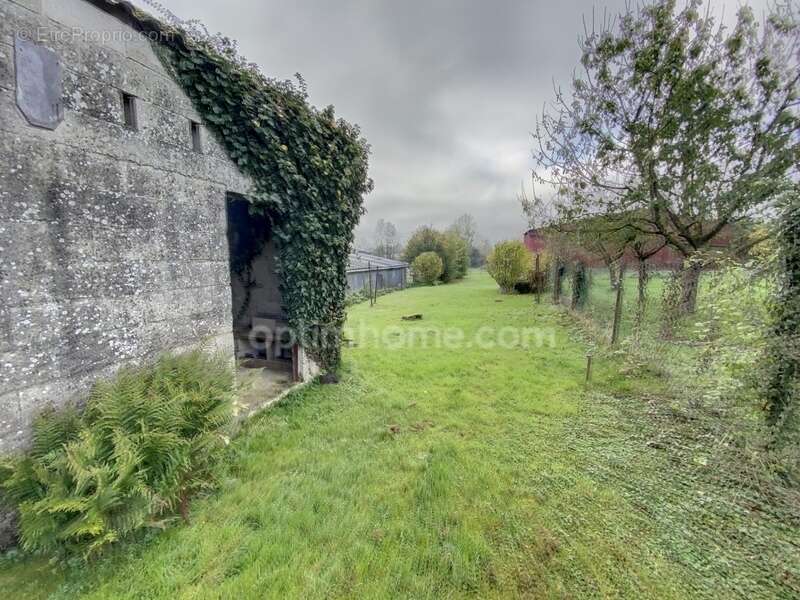 Maison à TAVAUX-ET-PONTSERICOURT