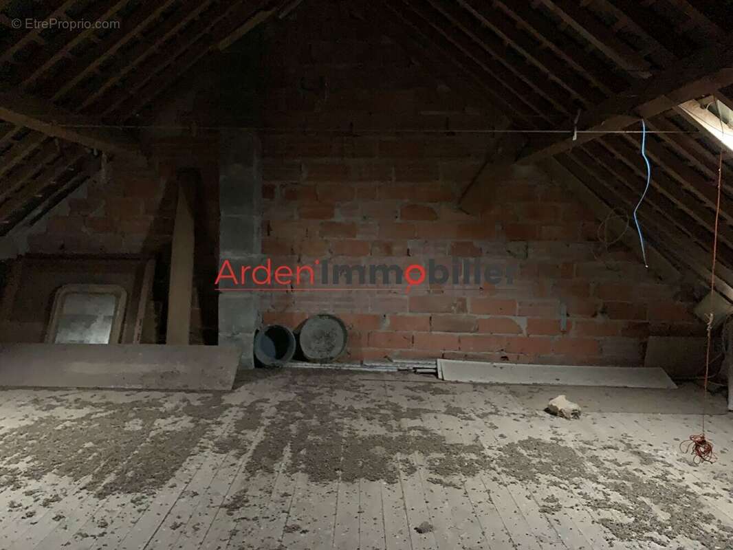 Maison à FRAILLICOURT