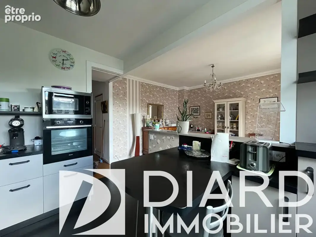 Appartement Fougeres 3 pièce(s) 77 m2 - photo 2