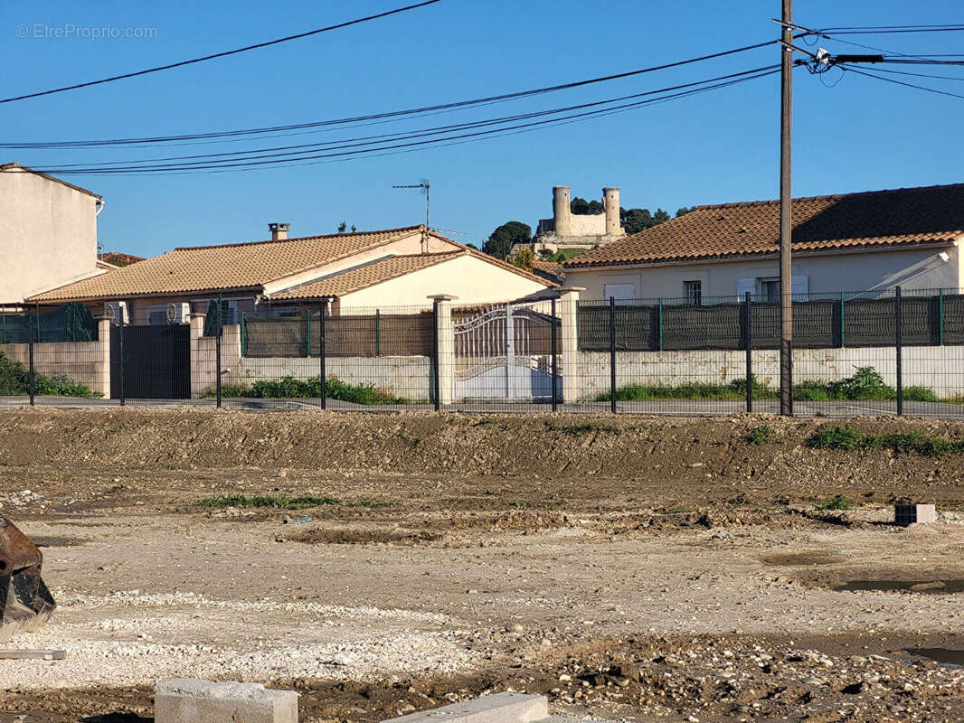 Terrain à CHATEAURENARD
