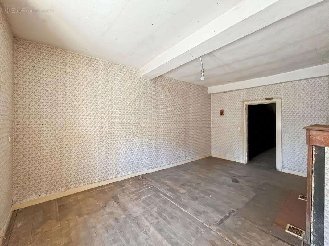 Maison à SAINT-PIERRE-SUR-VENCE