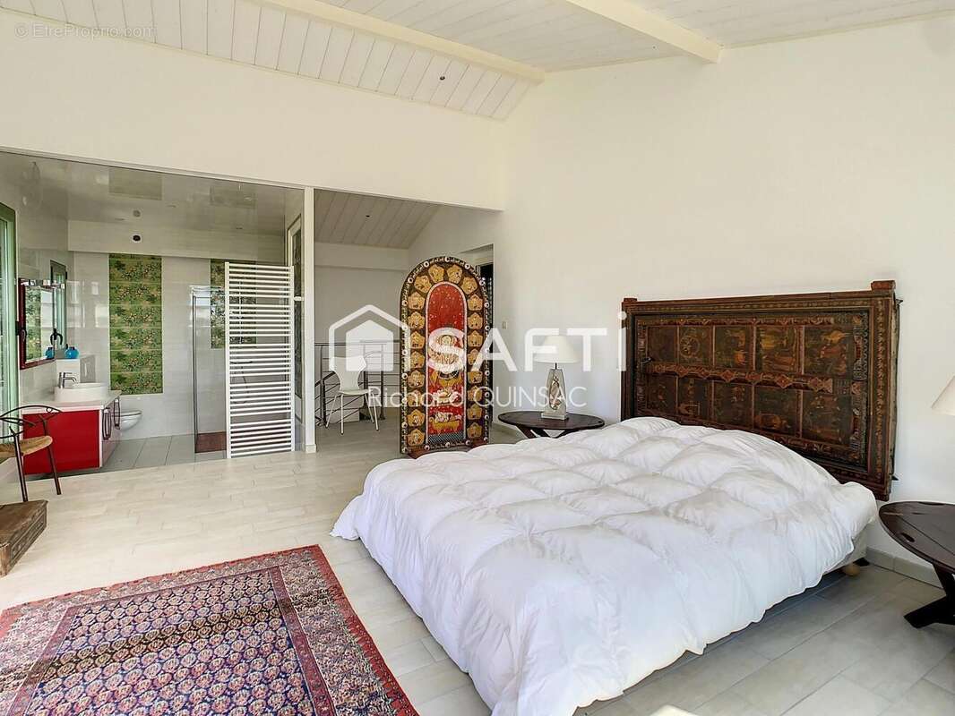 Maison 218 m² à Saint-Froult  - photo 7