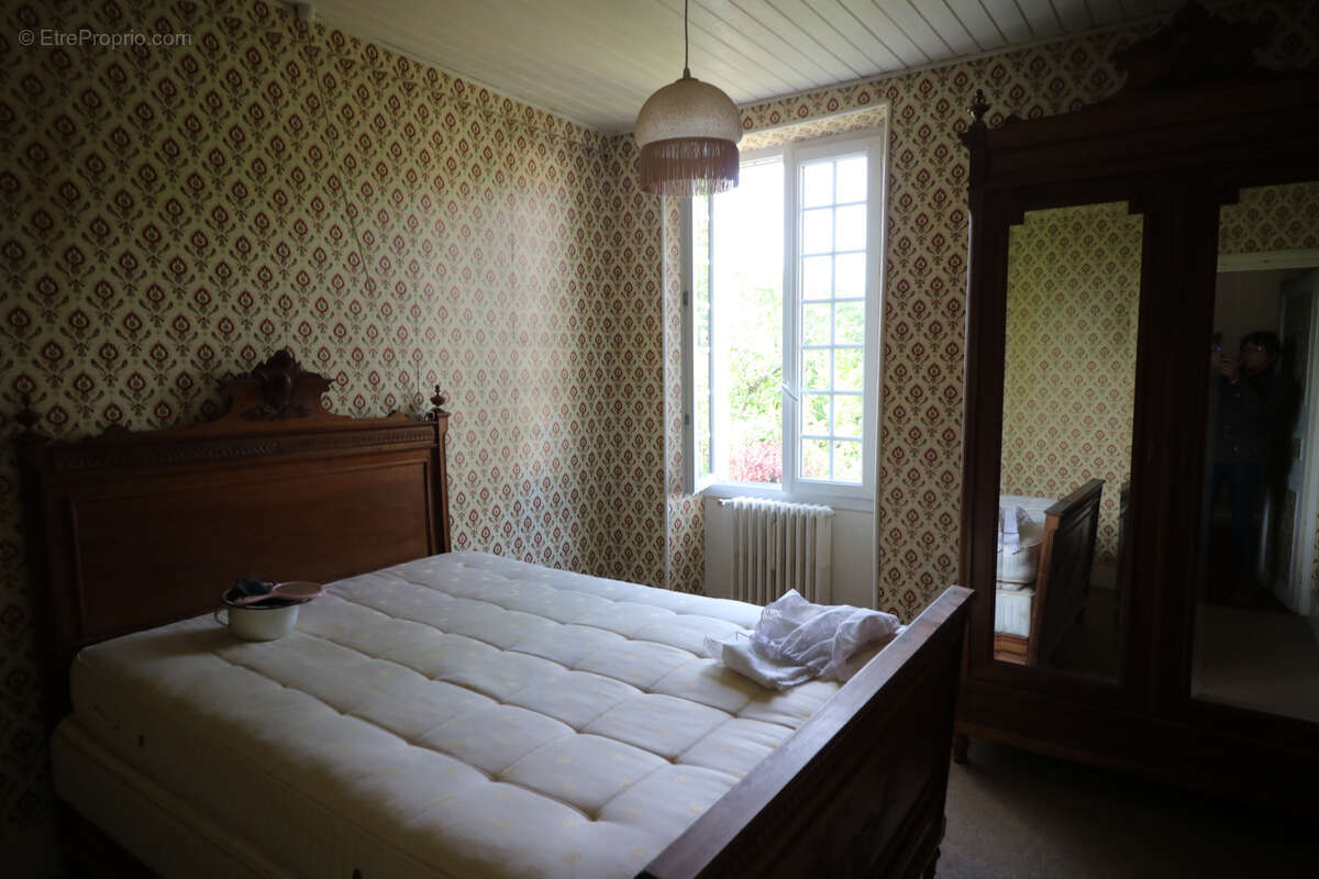 Maison à SAINT-JEAN-D'ANGELY