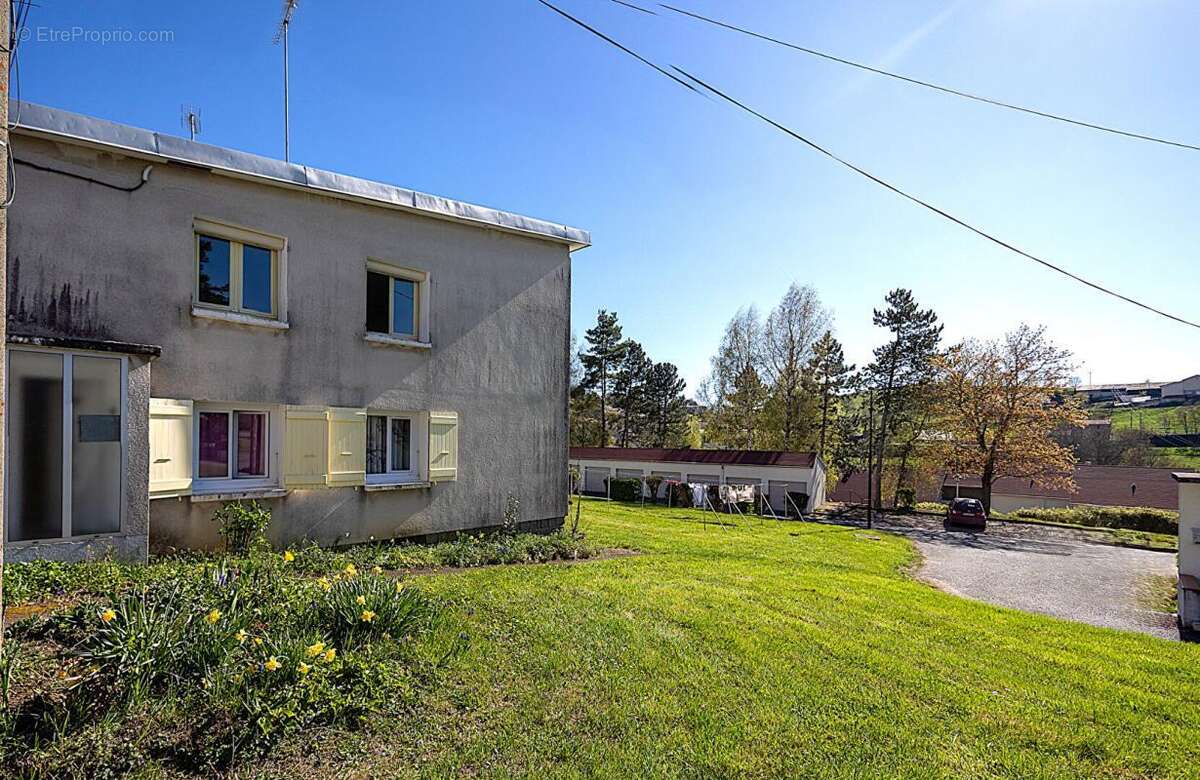 Appartement à PANISSIERES