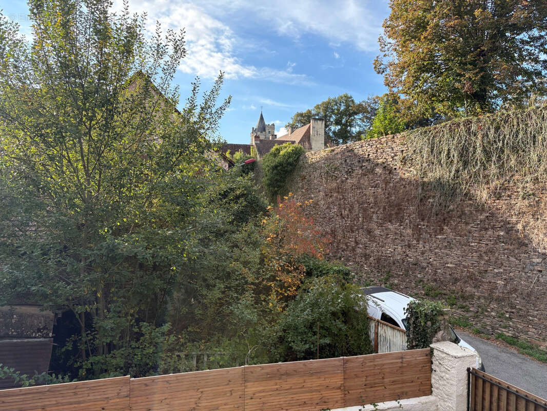 Maison à COUSSAC-BONNEVAL