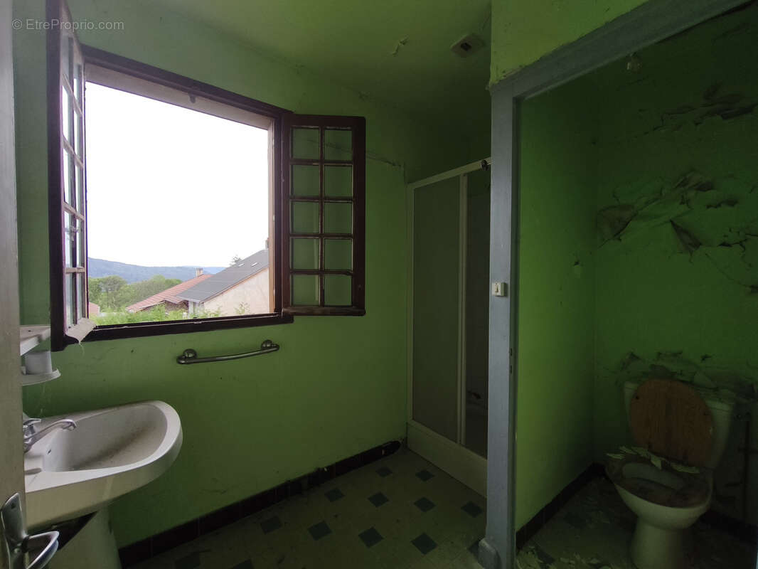 maison à rénover avec terrain - photo 9