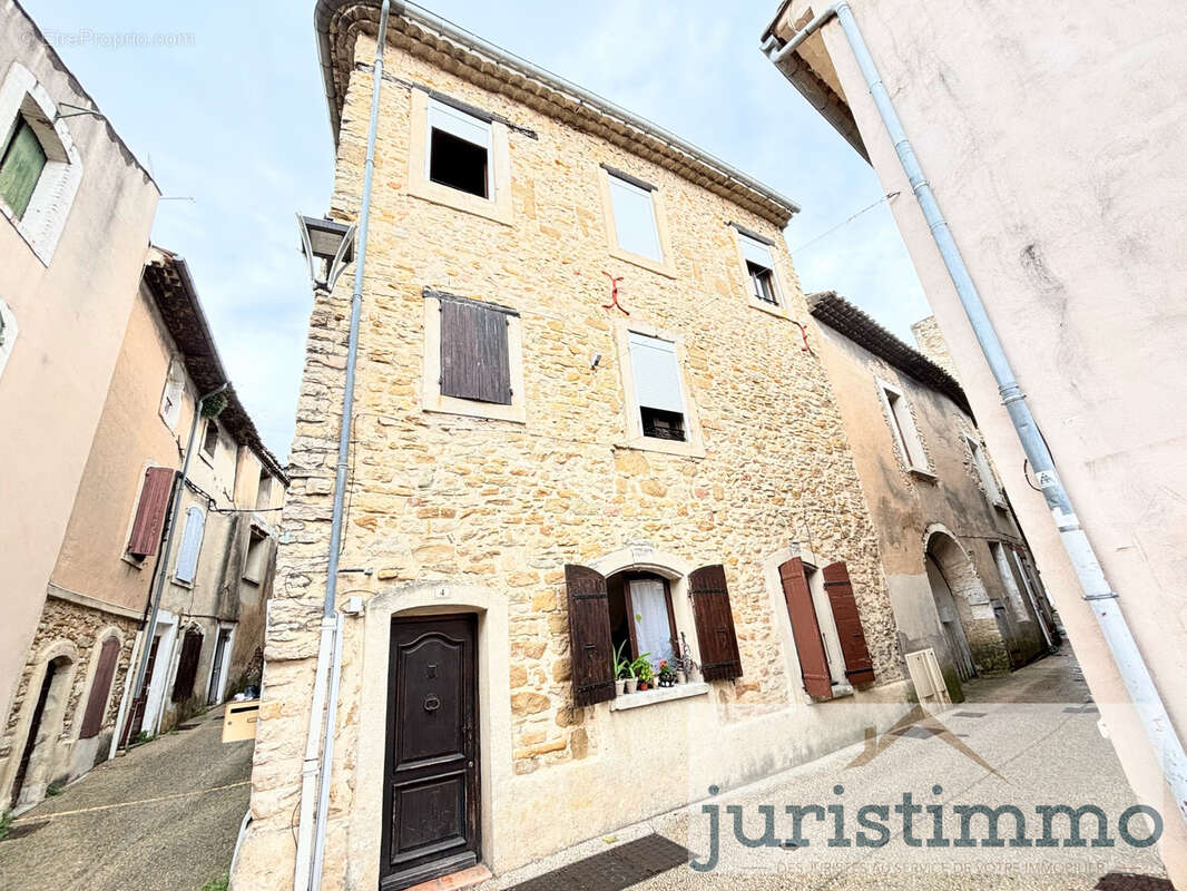 Spécial investisseur: maison de village à Mornas avec locataire  en place - photo 8