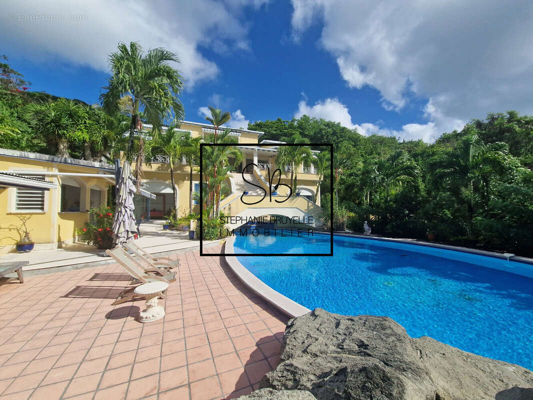 Maison à LES TROIS-ILETS