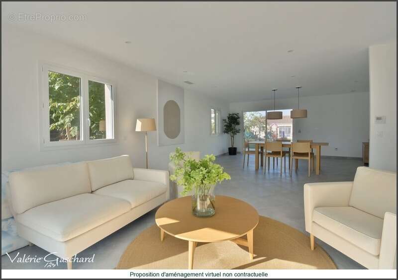 Maison à SAINT-MEDARD-DE-GUIZIERES