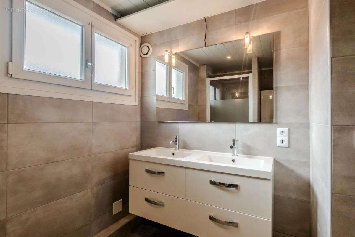 Appartement à DOUVAINE