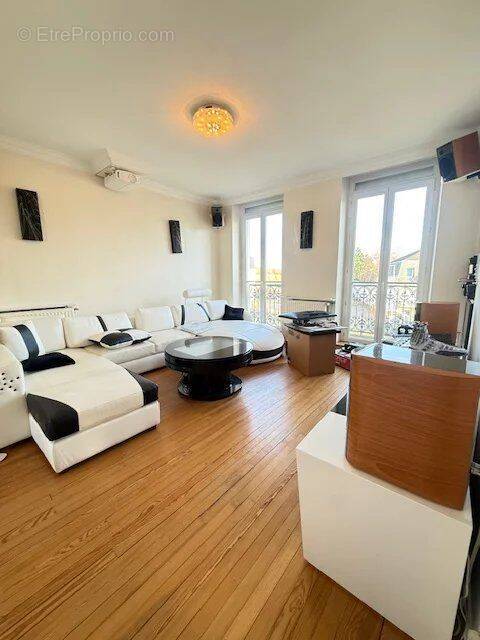 Appartement à LAMORLAYE
