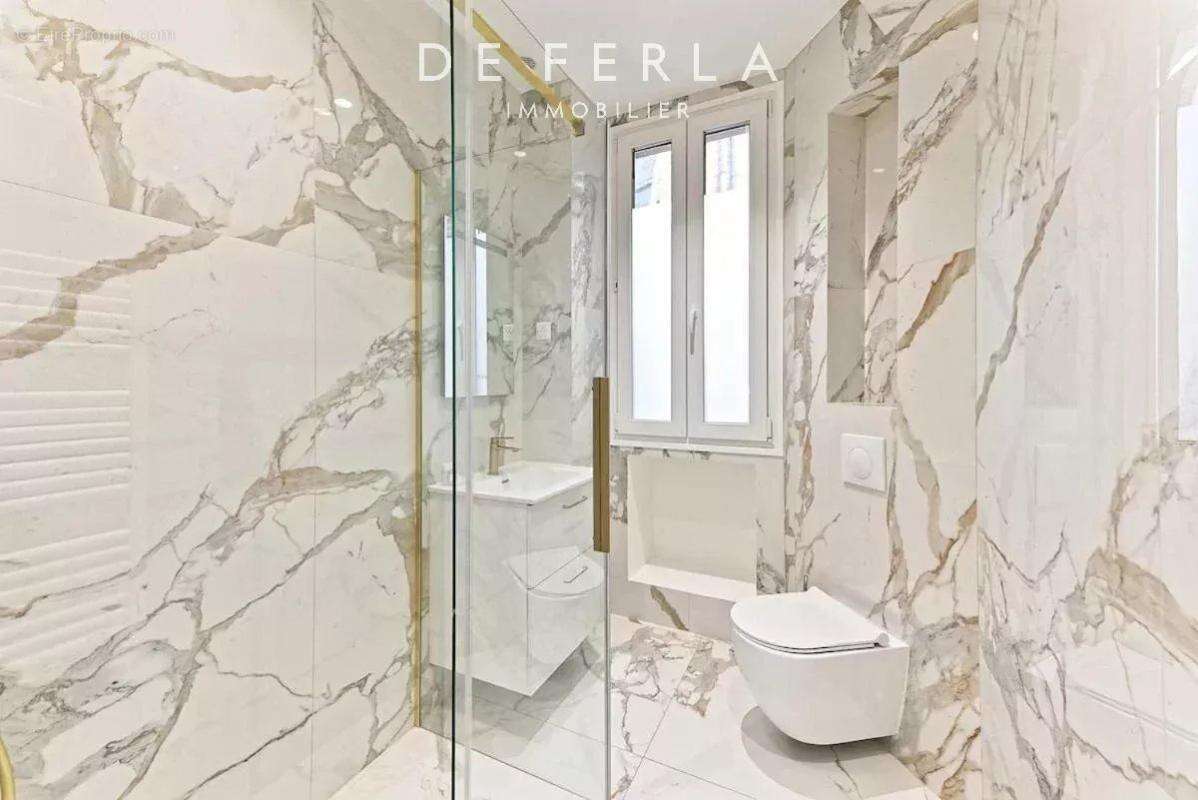 Appartement à PARIS-17E