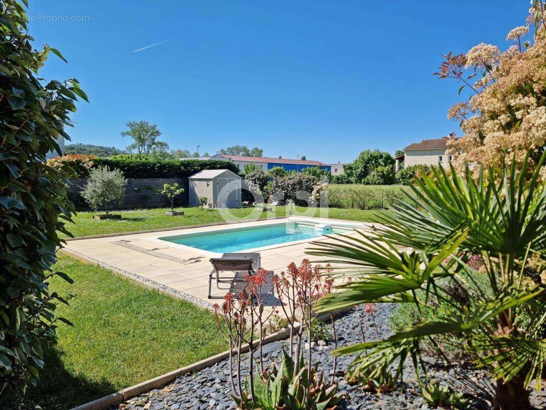 Villa de plain-pied, piscine et autonomie énergétique – st-julien-les-rosiers - photo 6