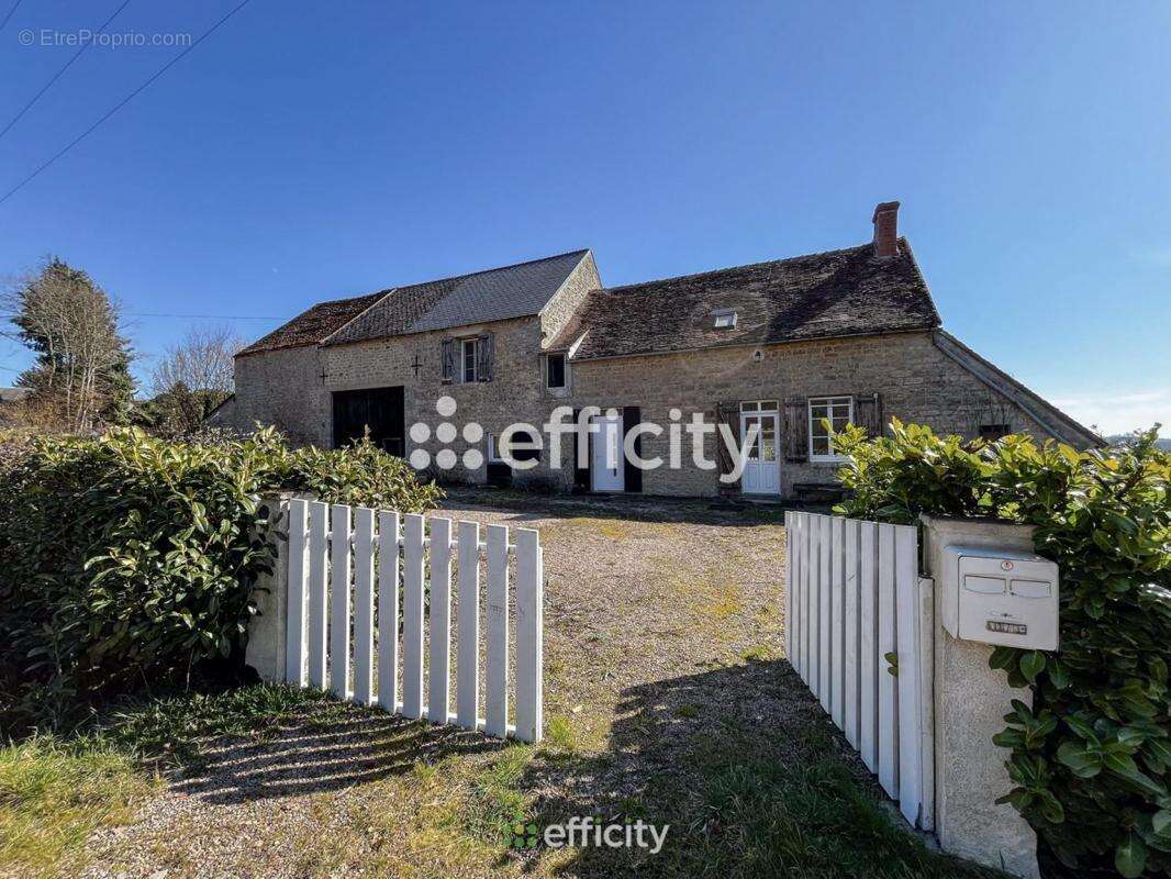 Maison à AUNAY-EN-BAZOIS