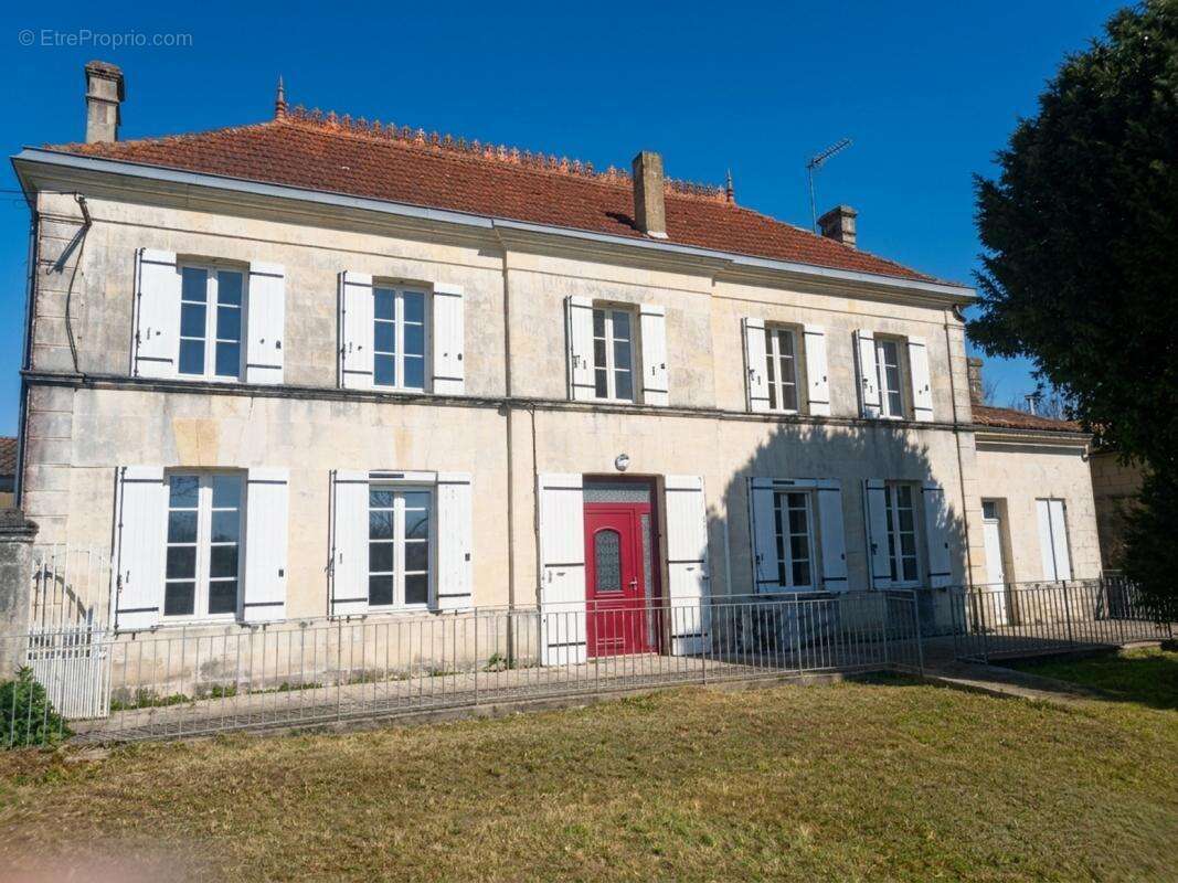 Maison à SAINT-FORT-SUR-GIRONDE