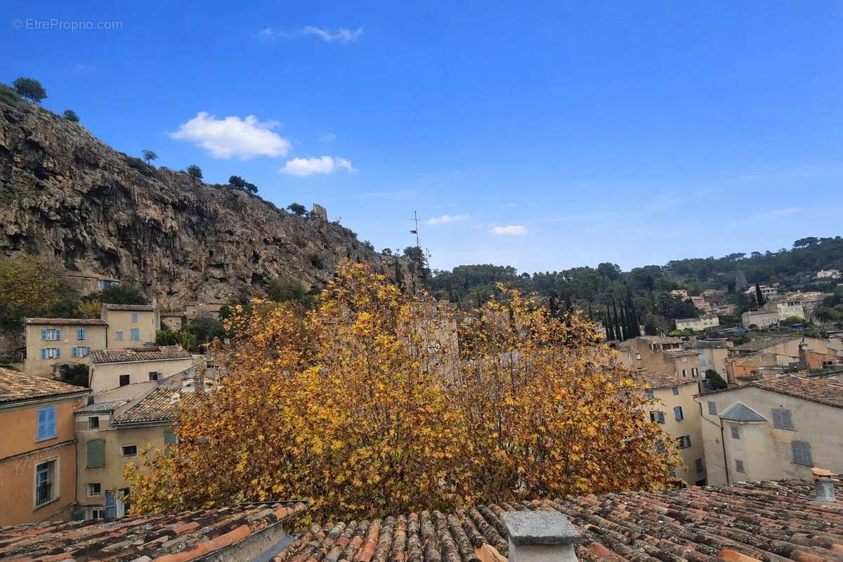 Appartement à COTIGNAC
