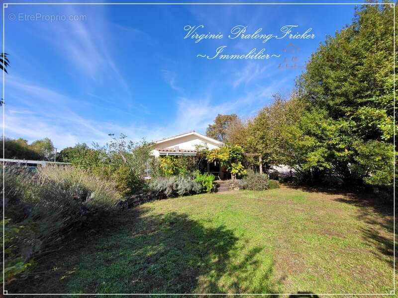 Maison à BLANQUEFORT