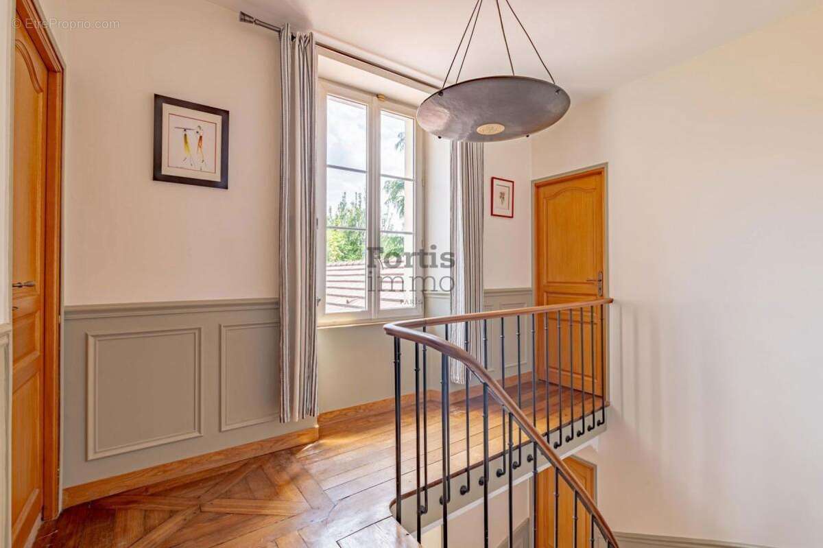 Maison à GOUVERNES