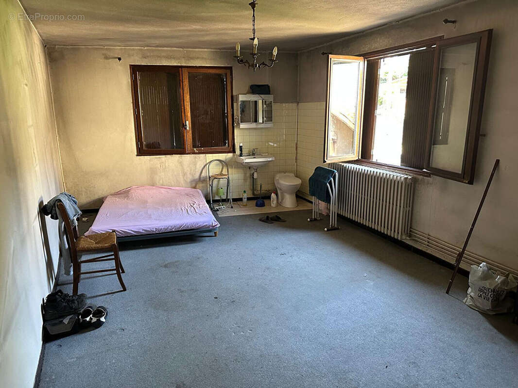 Maison à DOMARIN