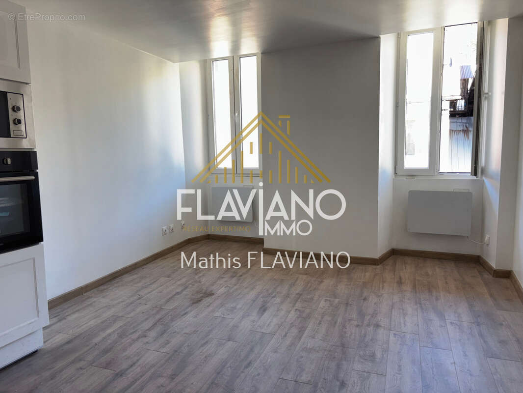 Immeuble - 5 appartements - boutique - plateau/x - photo 18