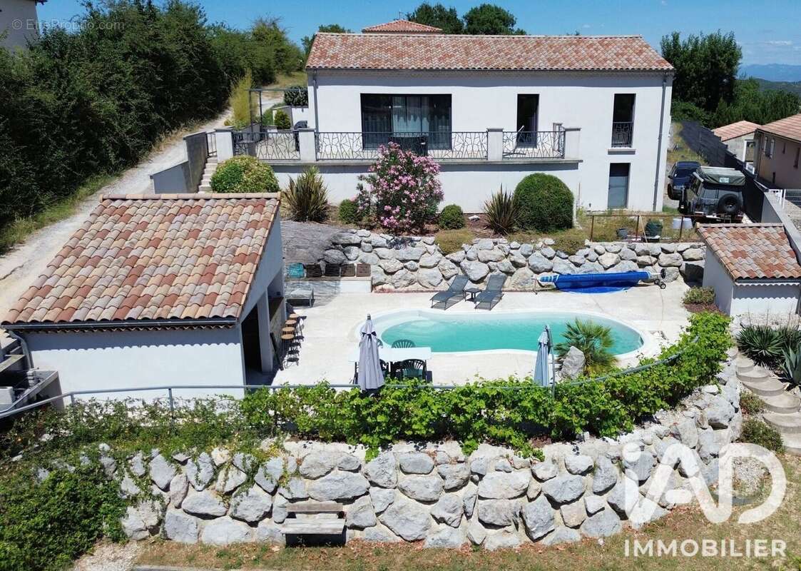 Maison 114 m² à Saint-Lager-Bressac  - photo 2