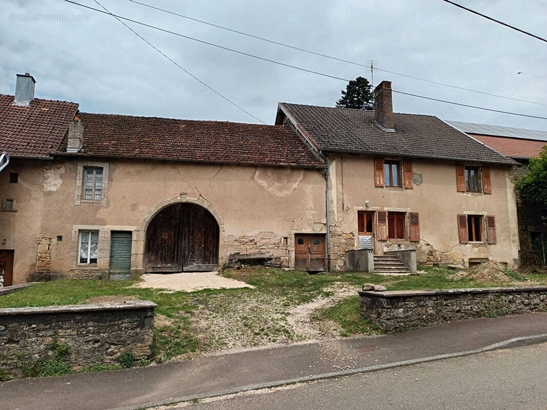 Maison à MAILLERONCOURT-CHARETTE