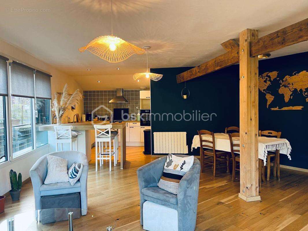 Appartement à FOUGERES