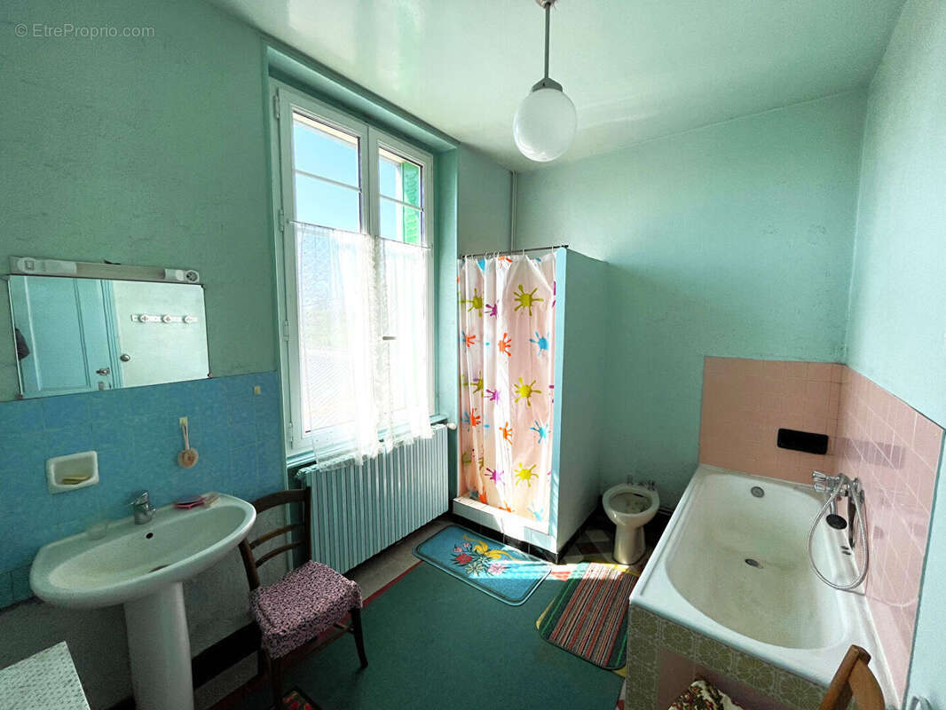 Maison à SAINT-GERVAIS-D&#039;AUVERGNE