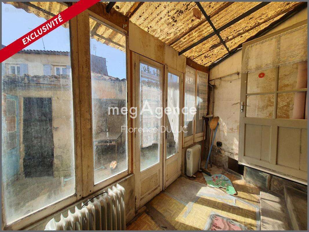 Appartement à SAINT-JEAN-D'ANGELY