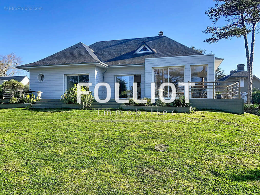 Maison à AGON-COUTAINVILLE