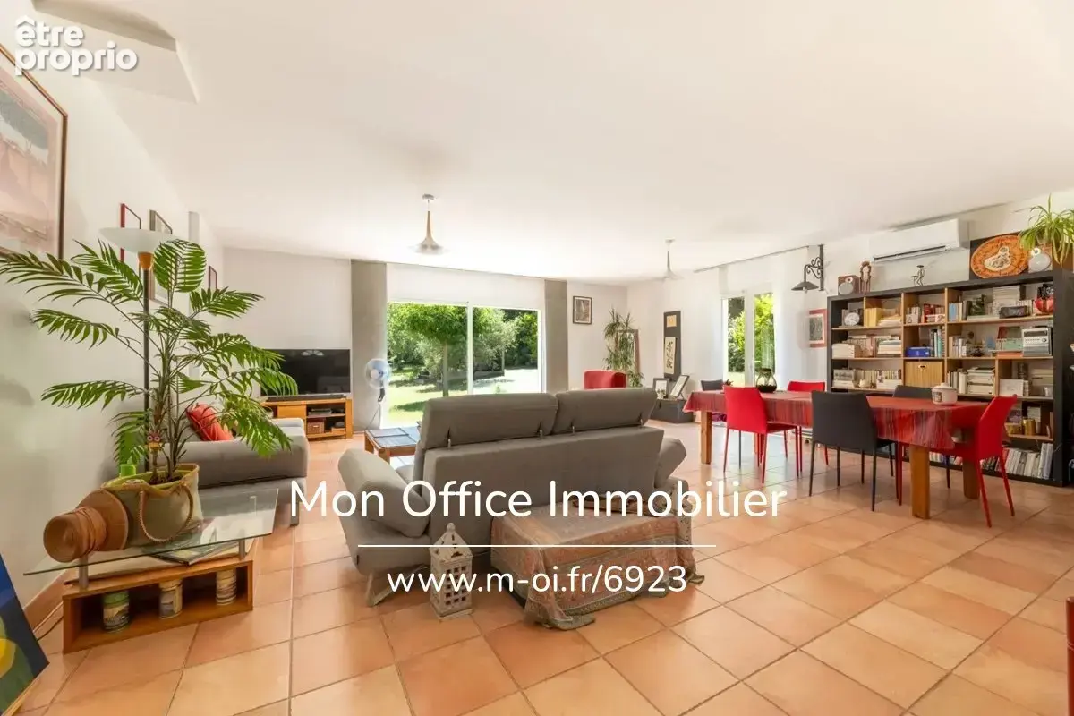 Référence : 6923-EBE. - Maison de plain-pied 120 m² sur 4 000 m² de terrain – Un havre de paix aux portes d’Aix-en-Provence - photo 27