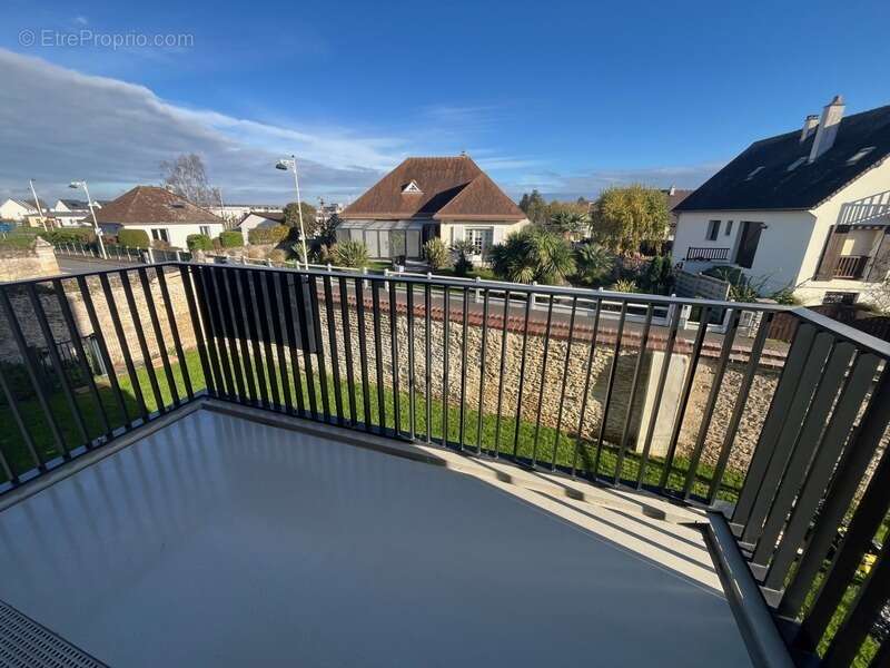 Appartement à CORMELLES-LE-ROYAL