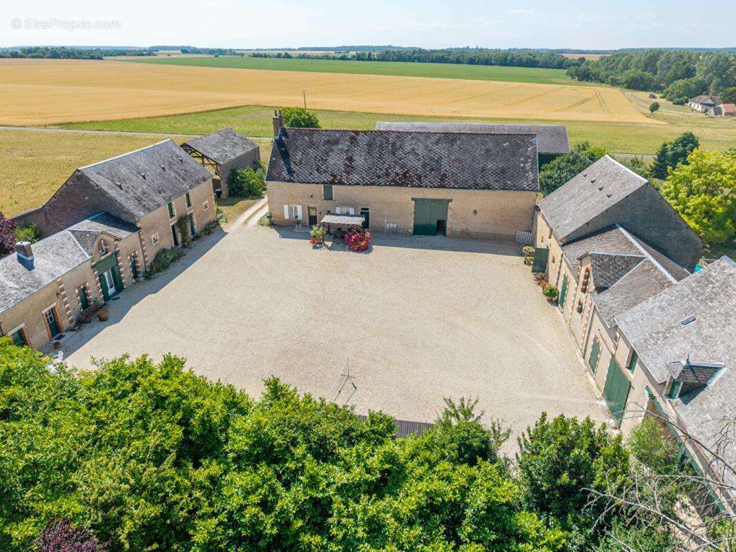 Maison Lissay Lochy 8 pièce(s) 235 m2 - photo 2