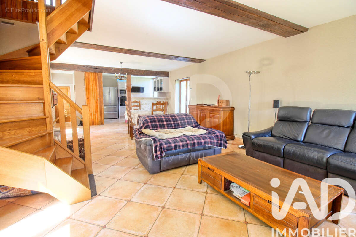 Maison 141 m² à Courcelles  - photo 5