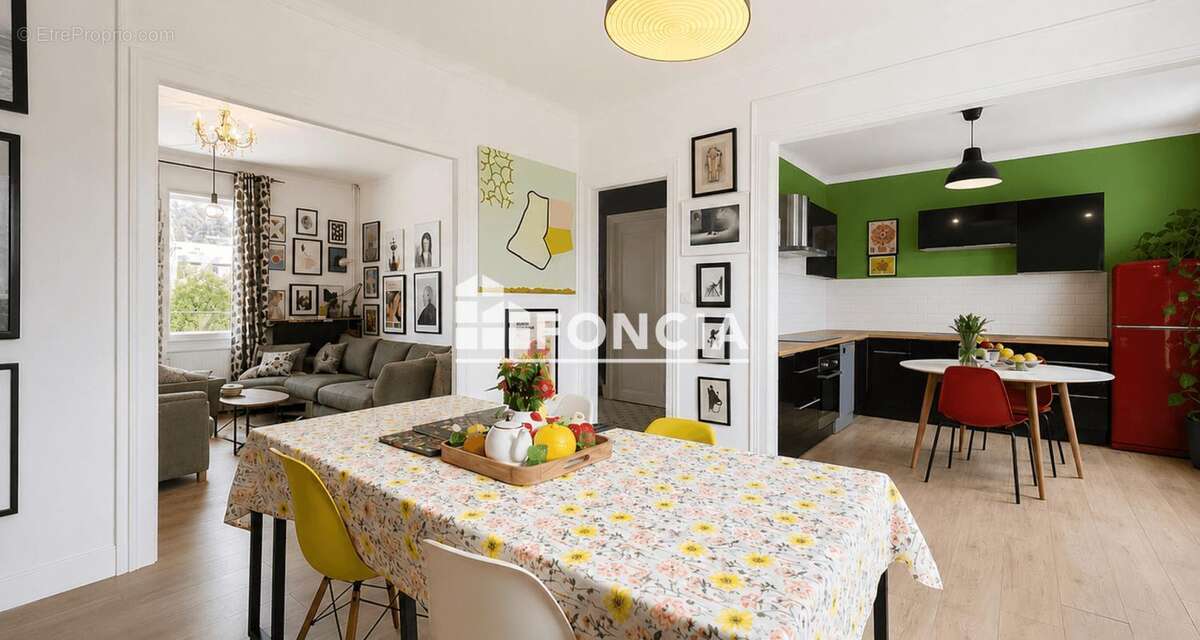  Coup de cœur en ville : une maison familiale pleine de charme avec jardin  - photo 3